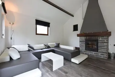 Image de Maison de vacances La Roche-en-Ardenne avec piscine