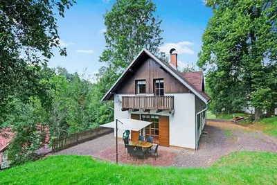 Image de AgrĂ©able maison de vacances Ă RudnĂk avec terrasse