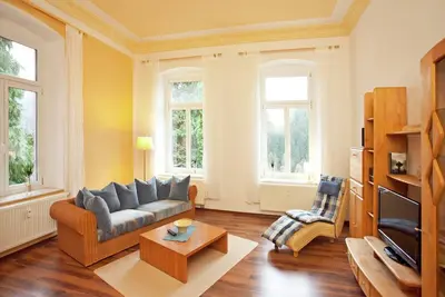 Image de Villa moderne à Borstendorf avec parc