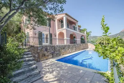 Image de Villa de luxe à Saint-Raphaël avec piscine