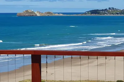 Image de Romantic hideaway overlooking beautiful Castlepoint.