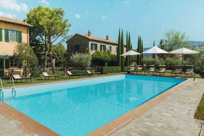Image de Ferme avec piscine א Cortona