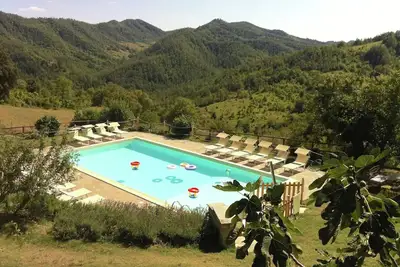 Image de Ferme à Apecchio avec piscine et terrasse