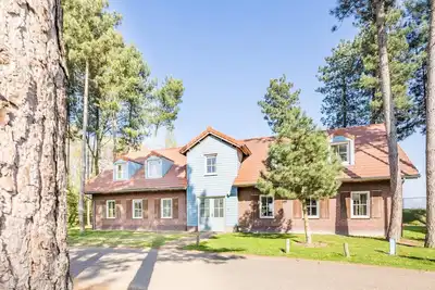 Image de Villa luxueuse avec 5 salles de bain et un bain