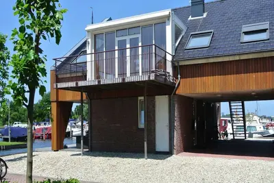 Image de Penthouse avec vue sur le lac