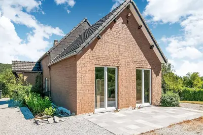 Image de Maison de vacances confortable à Treignes à côté de la Forêt