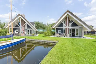 Image de Villa au bord du lac près de Sneekermeer