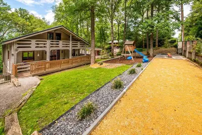 Image de Chalet avec sauna et bain Ă remous