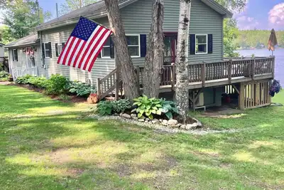 Image de Cold Stream Cottage: A Serene Lakeside Escape