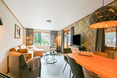 Image de Chalet à Stegeren près de forêt et étang