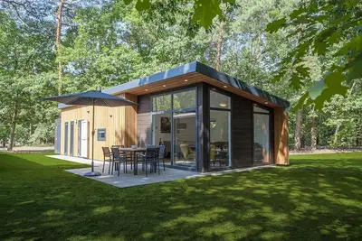 Image de Lodge à Bospark 't Wolfsven avec Jardin