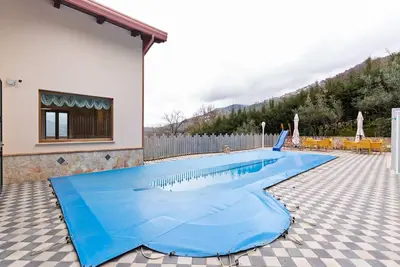 Image de Villa à San Mango avec Piscine et Jacuzzi