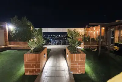 Image de Central Apartment + Parking + Airport Transfer + 2 Beths