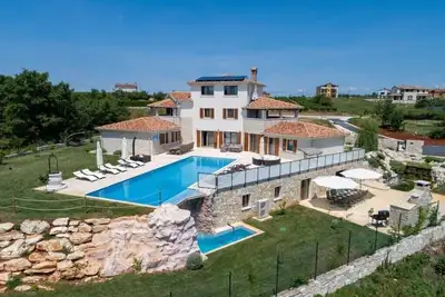 Image de Luxury Villa with Private Pools, Sauna, Jacuzzi, and Exclusive Features in Istria, Croatia