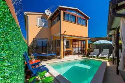 Image de Appartement de vacances pour 9 personnes env. 80 qmà Fažana, Istrie (Istrische Riviera)