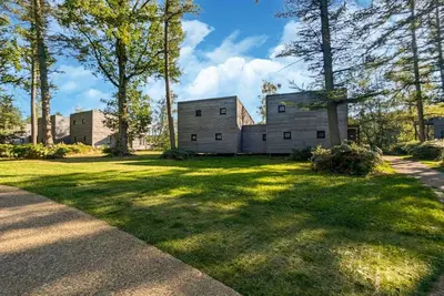 Image de Belvilla Majestic Lake Mansion Retreat