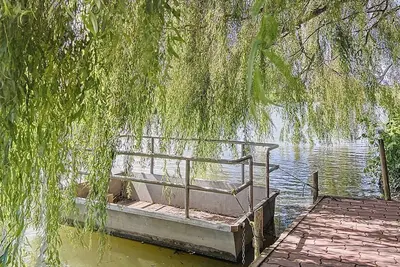 Image de Clairmarais - Gite sur un ilot pour un dépaysement total, aux portes du marais