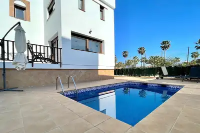 Image de Villa de luxe avec piscine au parcours de golf
