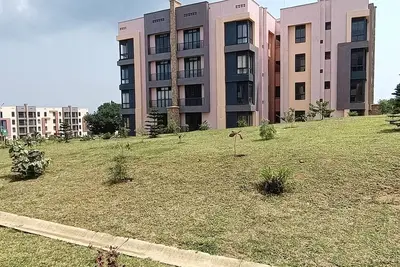 Image de Scenic and Serene, Lakeside 3 bedroom Apartment. 20 mins to Airport / Kampala