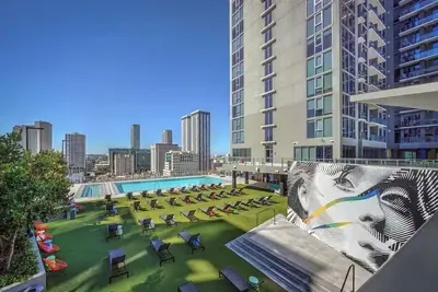 Image de Luxury Brickell Studio ✨ Ocean Views + Rooftop Pool + Gym