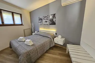 Image de Redipuglia Grey 1 (Free Parking And Air Conditioning.