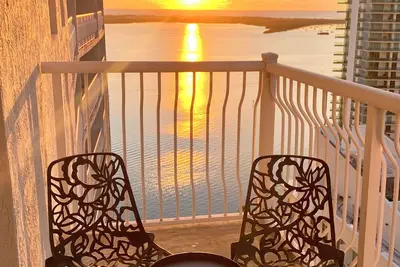 Image de Panoramic Ocean & City Views | Spacious & Stylish | Pool, Gym, Free Parking