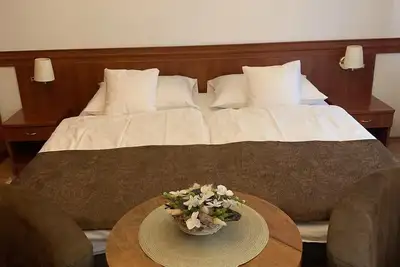 Image de KŐNIG Apartman I. /ABIGÉL Apartman/HÉVÍZEN 300 MÉTERRE A HÉVÍZI TÓTÓL.
