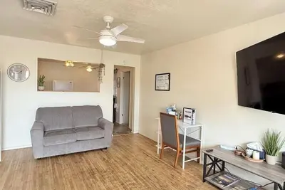 Image de Free Chick-fil-A & Starbucks! 503 Hideaway!