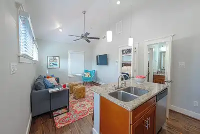 Image de Charming 1-bedroom Apartment in Stylish Houston Neighborhood