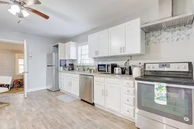 Image de Charming 2-bedroom cottage with Ac, WiFi in marvelous Bacliff