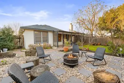 Image de Cozy 3 bedroom home conveniently located