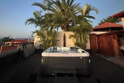 Image de Luxury villa with hydromassage and sea and Teide views.