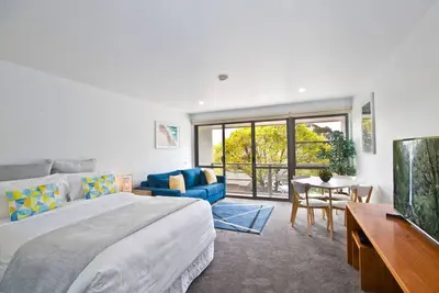 Image de Beach time: Spacious studio in central Lorne