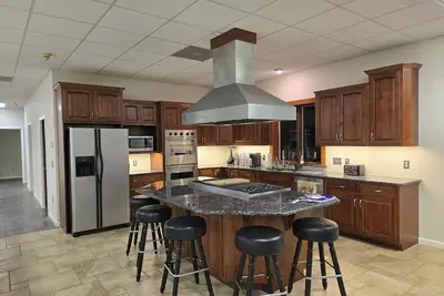 Image de Spacious House Ideal for Sports Teams, Across from Spooky Nook in Manheim, Pa