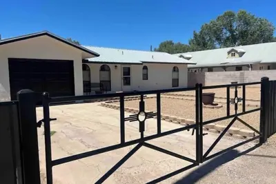 Image de Located in the heart of Albuquerque. Close to old town, easy access to I 40.