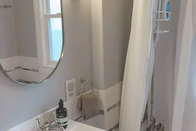 Charming Central 3-bedroom house in Denver with firepit