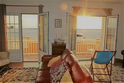 Apartment in Front of the Sea
