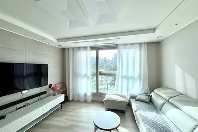 Image de 'Salon de Lune' Park view, In 5min Subway stn. Relax & cozy house. Pet-Friendly!