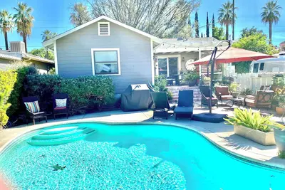 Image de Desirable South Redlands Spacious Home with Pool!