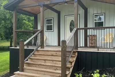 Image de The Flint House! Lovely Cabin located in beautiful Campbellsville Ky.