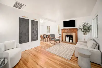 Image de Beautiful mid century  2-bedroom house in central Tucson with Ac and WiFi