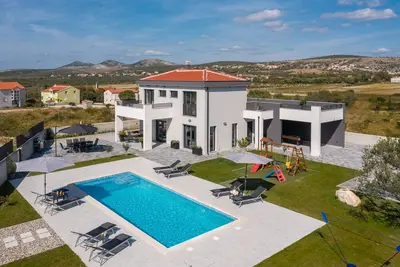 Image de Villa Lacus in Vrana with pool