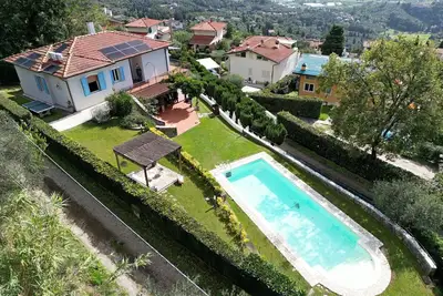 Image de Villa à Corsanico avec 4 chambres à coucher, 8 couchages