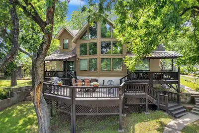 Image de Casa Linda - Boat Lift, Guest House, & Pool Table