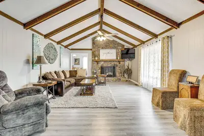 Image de Walk to Noccalula Falls: Peaceful Home w\/ Deck