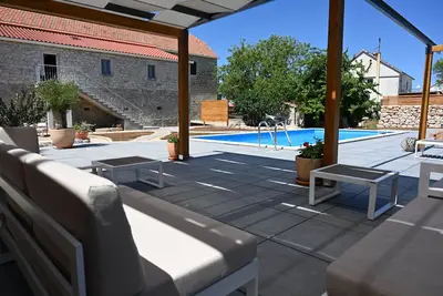 Image de Spacious villa with 7 bedrooms in charming Cista Provo