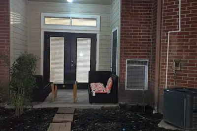 Image de Cozy 1bed apt. This Galleria heart apartment is the perfect home away from home.