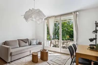 Image de Charming Apartment 15 Mins from City Life