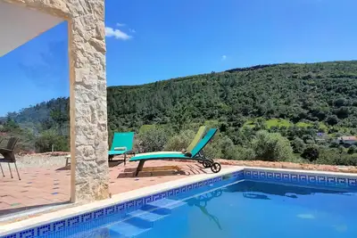 Image de Casa Bananeira Villa 4p en baby with private pool in a natural setting.