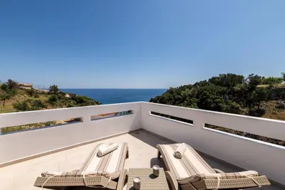 Image de Two-Bedroom Apartment with Sea View- Mikro Nisi